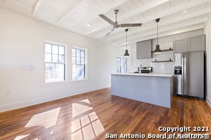 Building Photo - 909 N Mesquite St