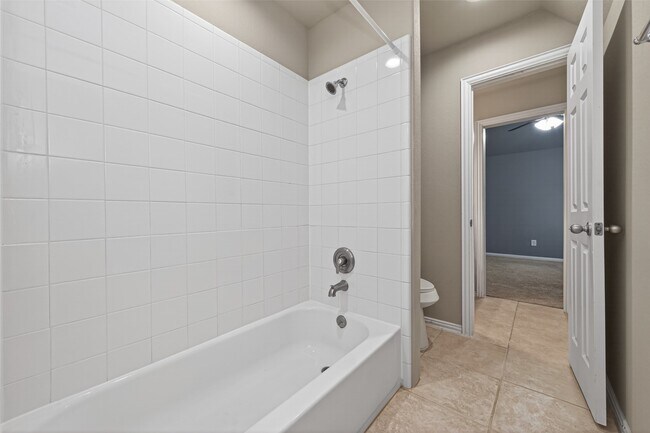 Building Photo - 16811 Kilgarth Dr