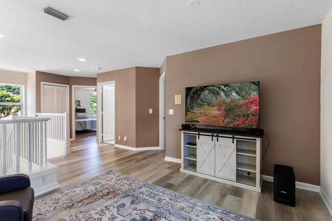 Building Photo - 8232 Heritage Club Dr