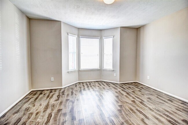 Building Photo - 17018 Midnight Sun Ln