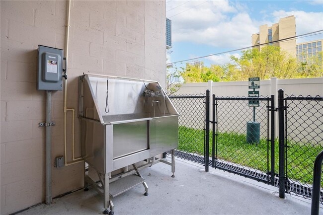 Building Photo - 600 3rd Ave S