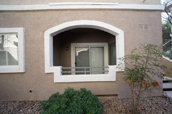 Building Photo - 9330 W Maule Ave