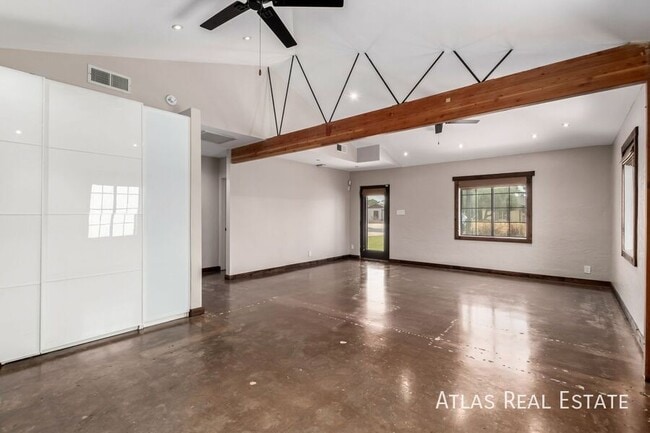 Building Photo - 224 W Montecito Ave