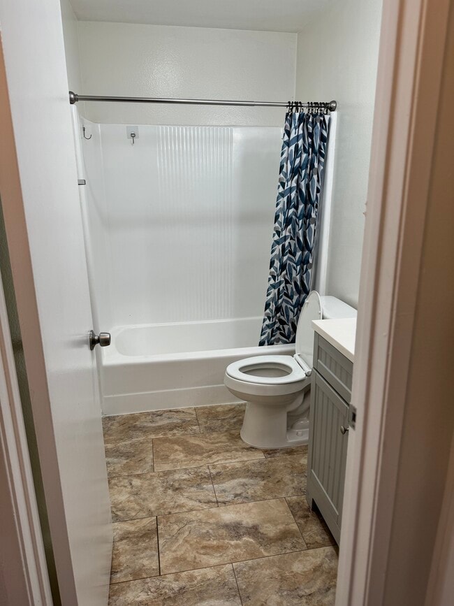 Building Photo - 5075 Atlantic Ave