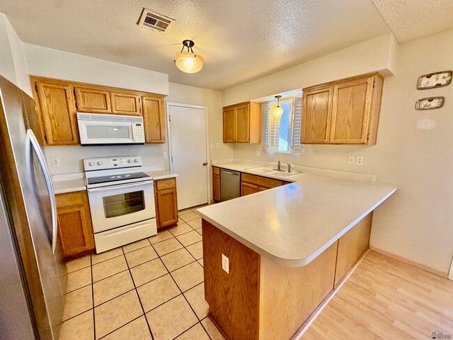 Building Photo - 2783 W 29th Ln