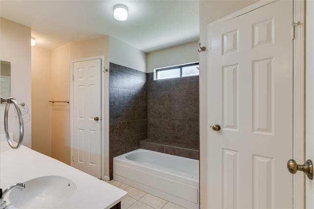Building Photo - 927 Redcedar Way Dr