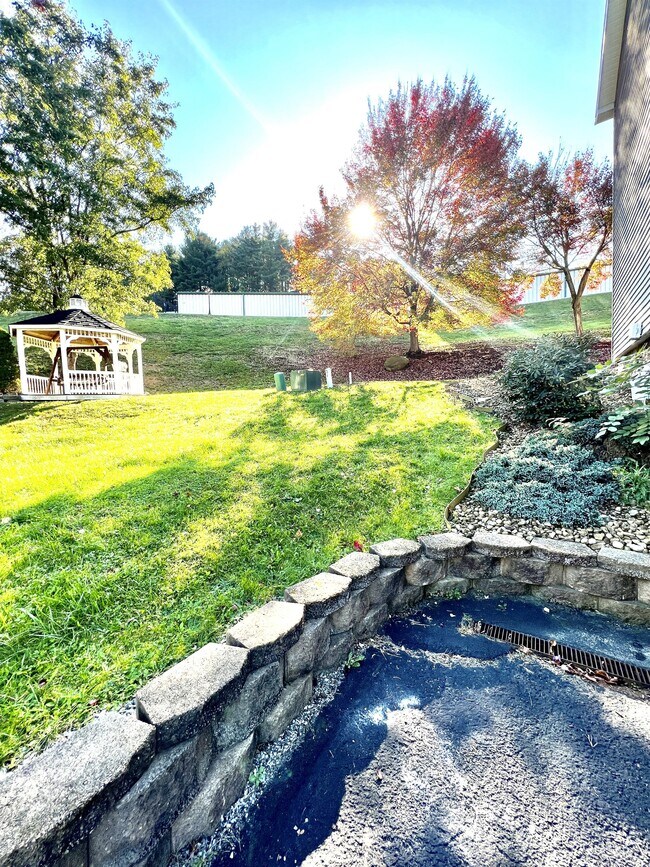 Building Photo - 3 Canyon Cove