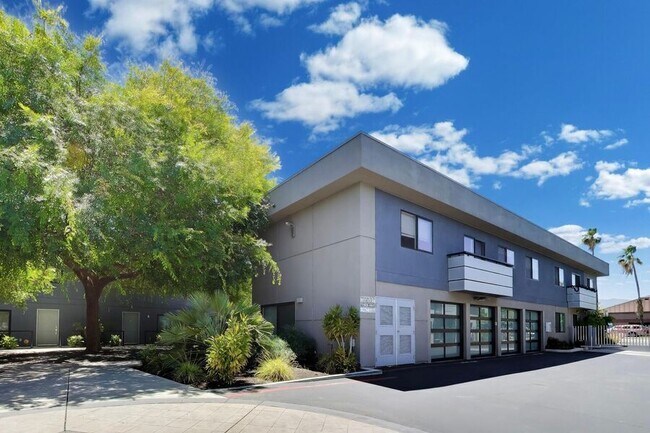 Building Photo - 1662 Hollenbeck Ave