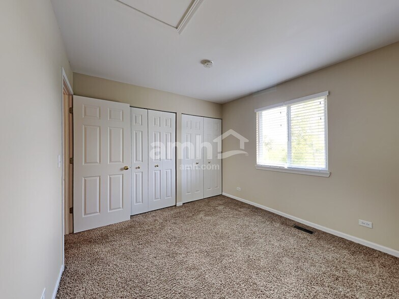 Building Photo - 1441 Meadowsedge Ln