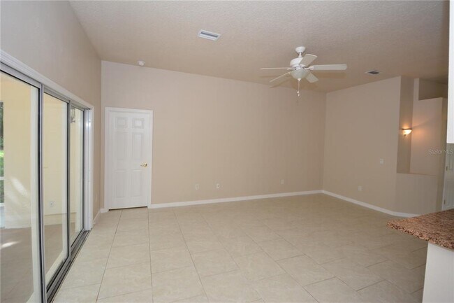 Building Photo - 56 Shinnecock Dr