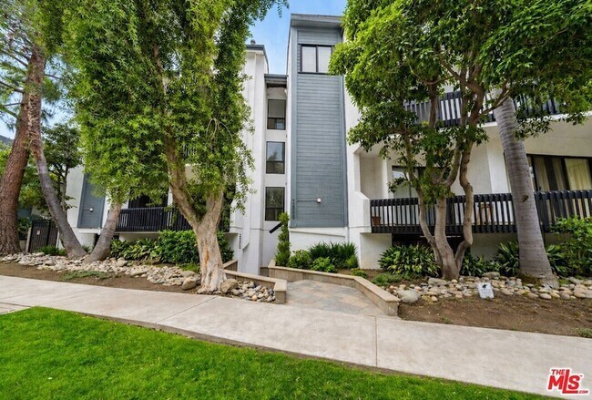 Building Photo - 12030 Valleyheart Dr