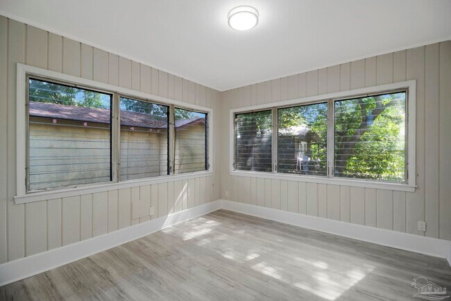 Building Photo - 1322 Wisteria Ave