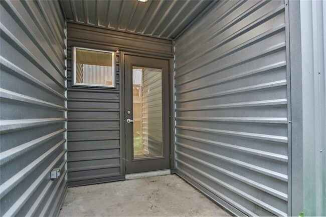 Building Photo - 319 Sydnor St