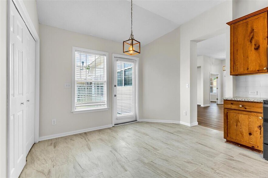 Building Photo - 3925 Claiborne Cir