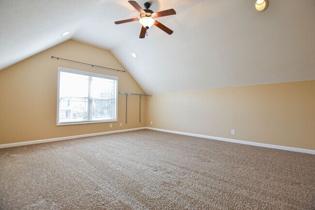 Building Photo - Pet Friendly Ranch with Bonus!
