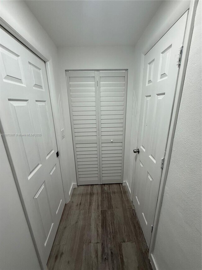 Building Photo - 2445 SW 90th Ave