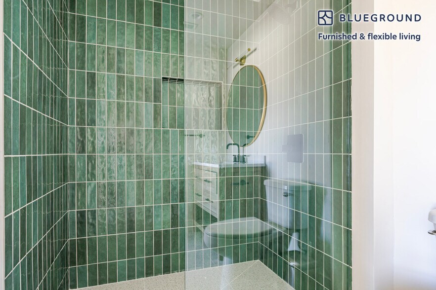 Building Photo - 611 N Virgil Ave