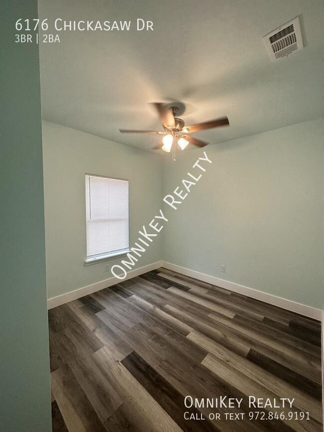 Building Photo - 6176 Chickasaw Dr