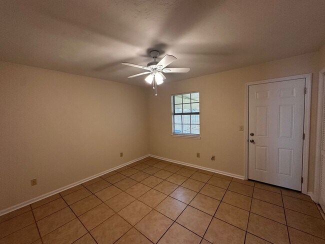 Building Photo - 214-A White Drive @ Cedar Pines-Move In Ready