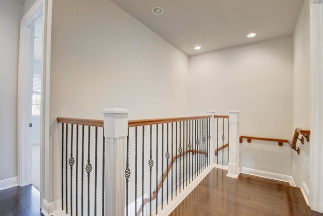Building Photo - 81 Via Poinciana St