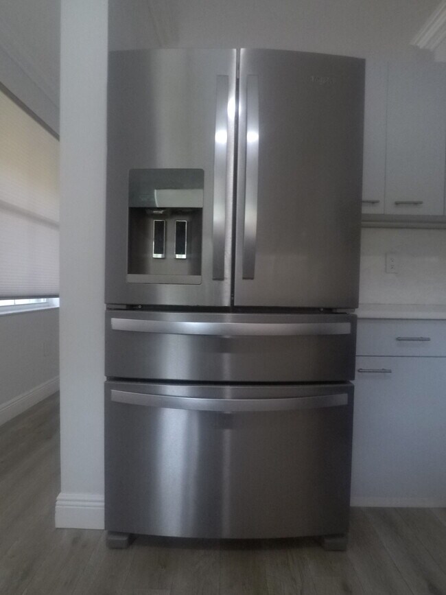 Building Photo - 1145 Yellowheart Way