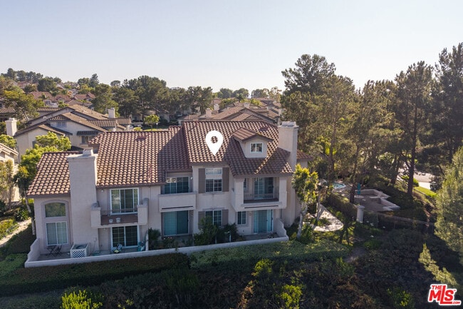 Building Photo - 1010 S Farralon Ln