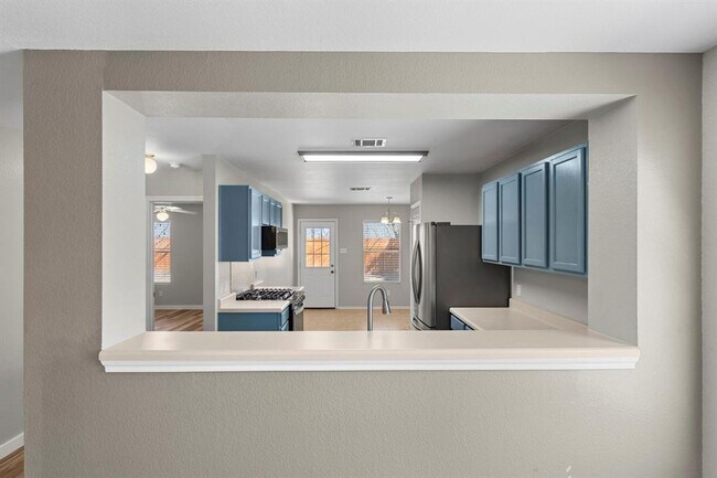 Building Photo - 164 Pearl Lake Dr