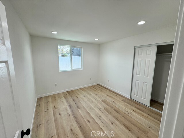 Building Photo - 922 E Lanzit Ave