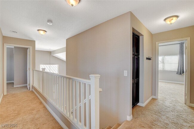 Building Photo - 688 Emerald City Ave