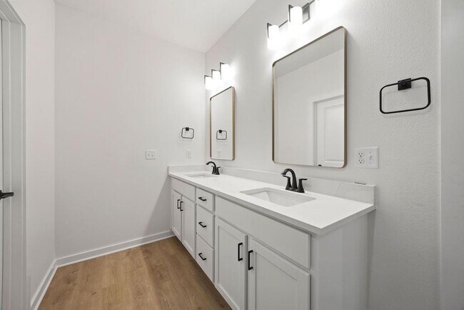 Building Photo - 40 Banff Dr