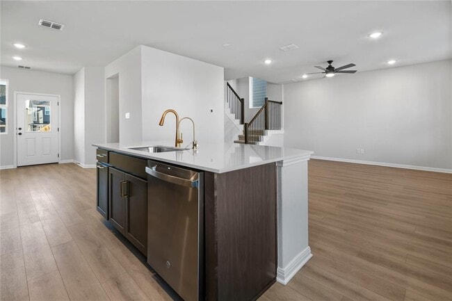 Building Photo - 117 Kiowa Bnd