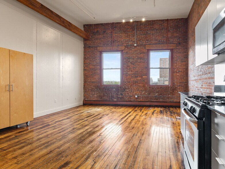 Building Photo - 719 Tremont St