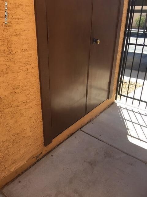 Building Photo - 8940 W Olive Ave