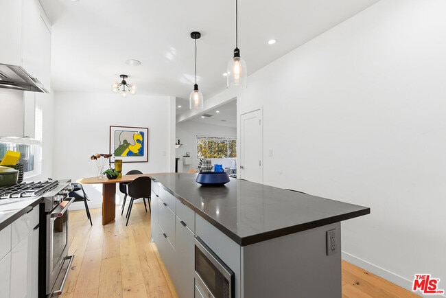 Building Photo - 2603 Abbot Kinney Blvd