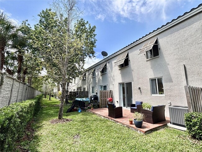 Building Photo - 5952 NW 47th Terrace