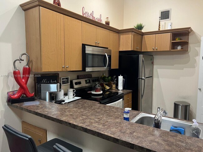 Building Photo - 9446 SW 140th Ct