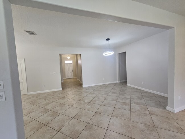 Building Photo - 2718 Atherton Dr