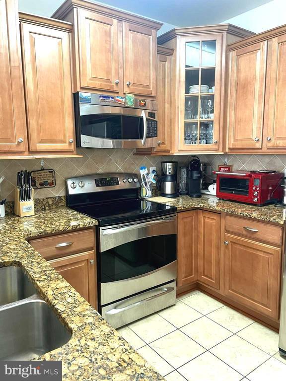 Building Photo - 7401 Travertine Dr
