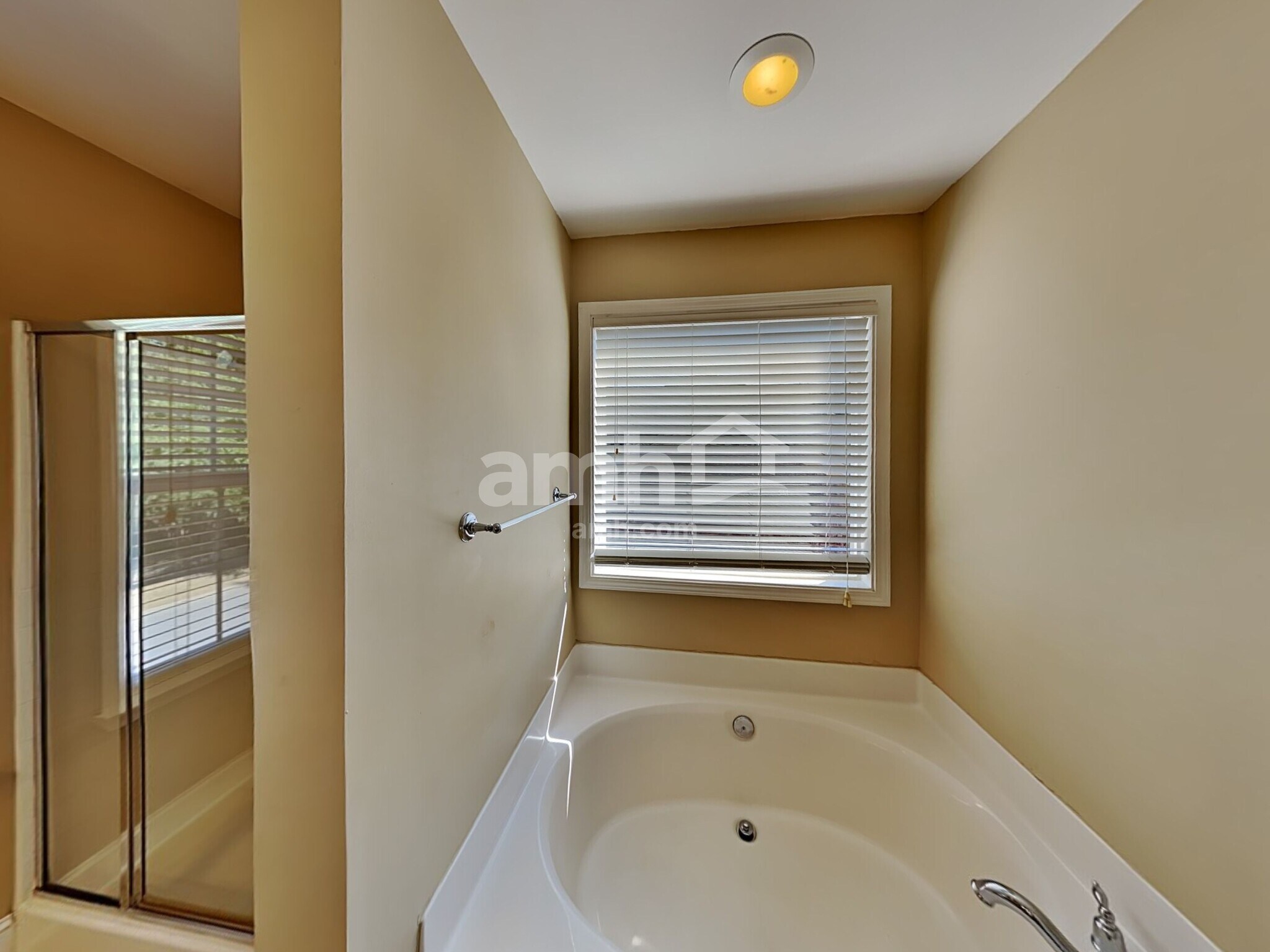Building Photo - 313 Forest Bend Dr