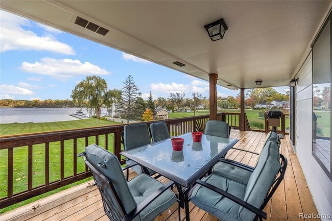 Building Photo - 9510 Beechcrest St