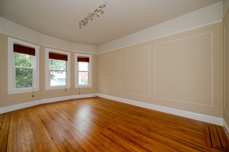 Building Photo - 149 Joost Ave