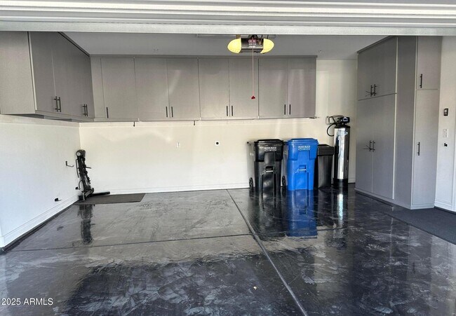 Building Photo - 5100 E Rancho Paloma Dr
