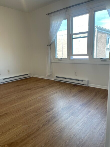 Building Photo - 120 Wooster St