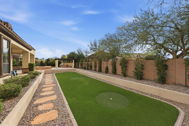 Building Photo - 6570 S Bogle Ave