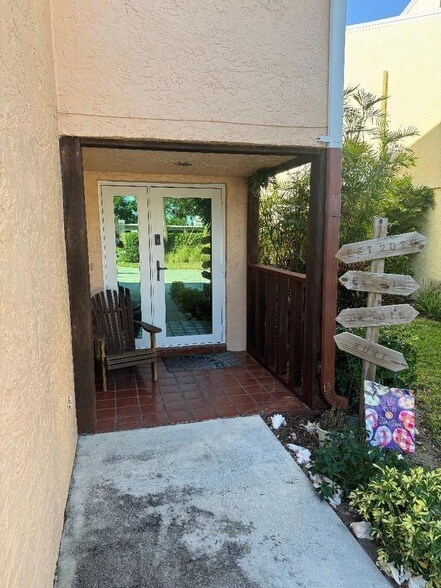 Building Photo - 409 Fernandina St