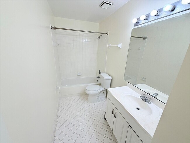 Building Photo - 3445 NW 44th St