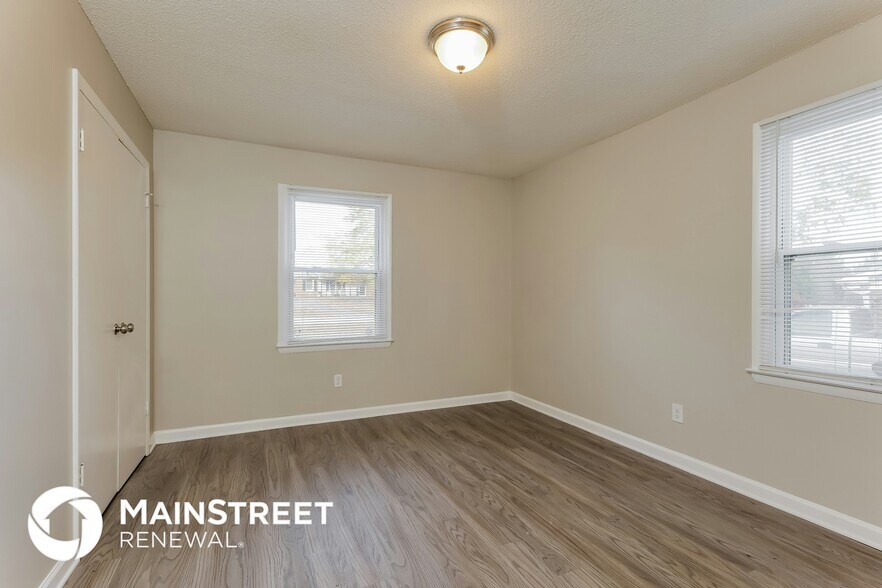 Building Photo - 2349 Swindon Ln