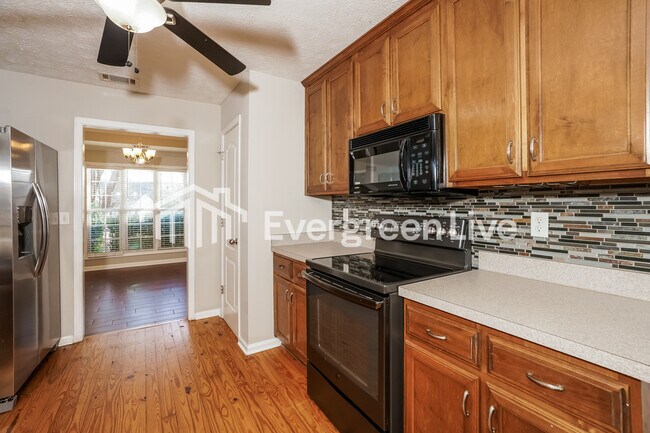 Building Photo - 102 Ruby Way