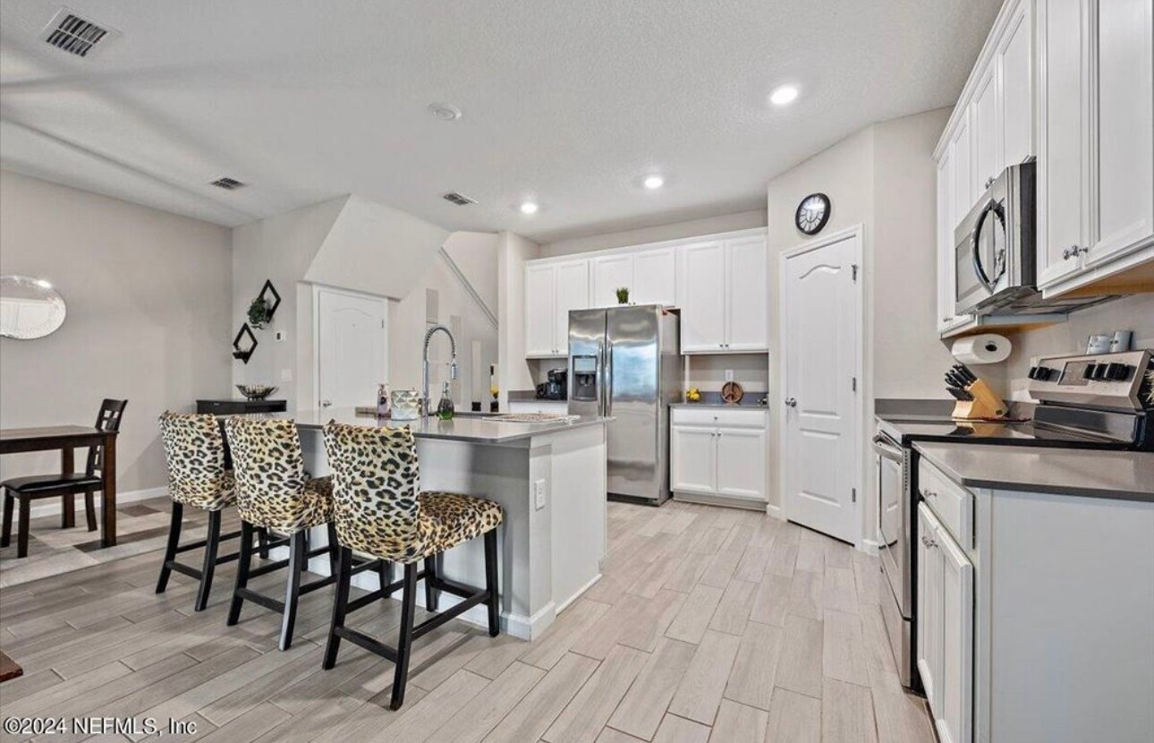 Building Photo - 12647 Josslyn Ln