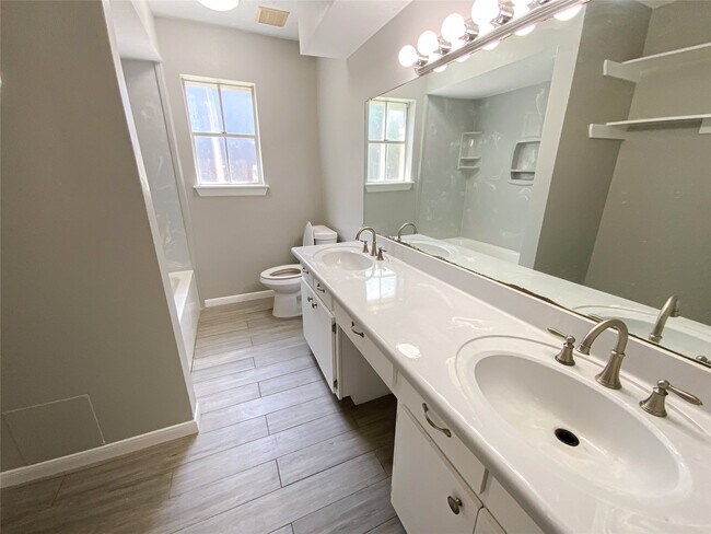 Building Photo - 2519 River Ridge